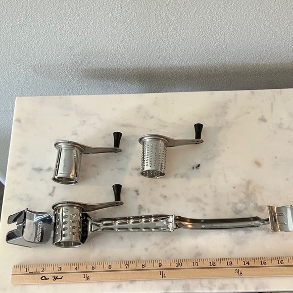 Mouli Stainless Steel Rotary Cheese Grater with Drums - Picture 3 of 6